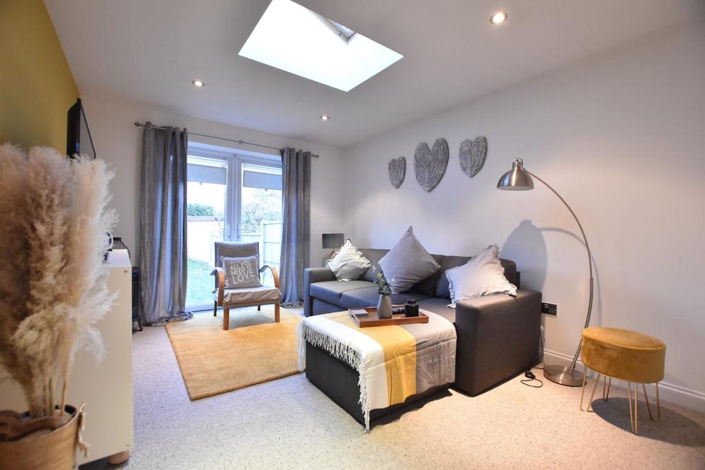 Bedroom / Reception Room