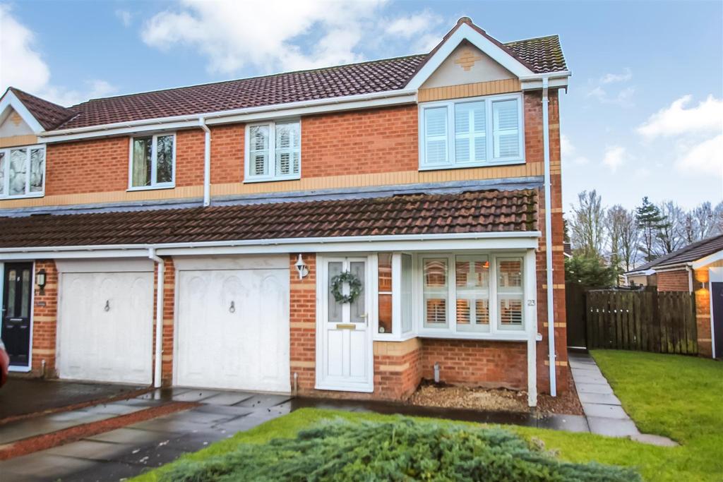 St. Oswalds Court, Newton Aycliffe 3 bed semidetached house for sale