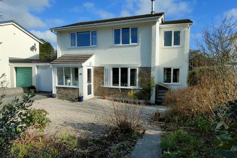4 bedroom detached house for sale - Chough Crescent, St. Austell