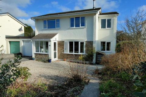 45 Chough Crescent, St Austell, PL25 3AY