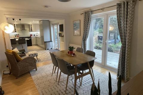45 Chough Crescent, St Austell, PL25 3AY