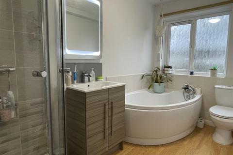 45 Chough Crescent, St Austell, PL25 3AY