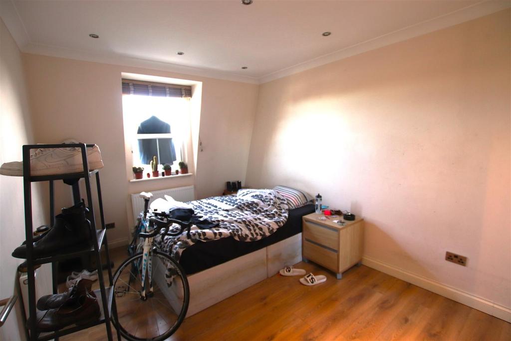 Hornsey Road, 1 bed, London 1 bed apartment £1,450 pcm (£335 pw)