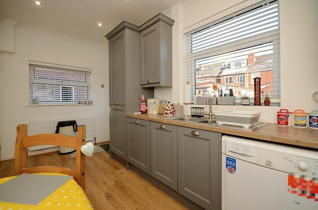 Shenstone Road, Sheffield 3 bed semidetached house £225,000