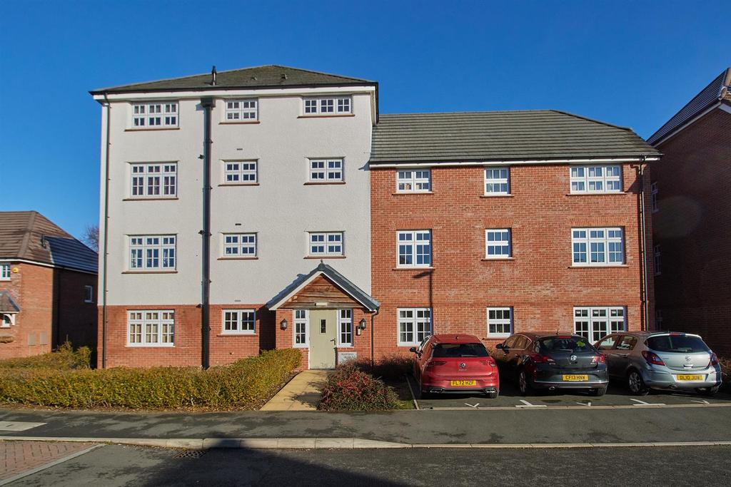 Ferry Pickering Close, Hinckley 2 bed apartment £150,000