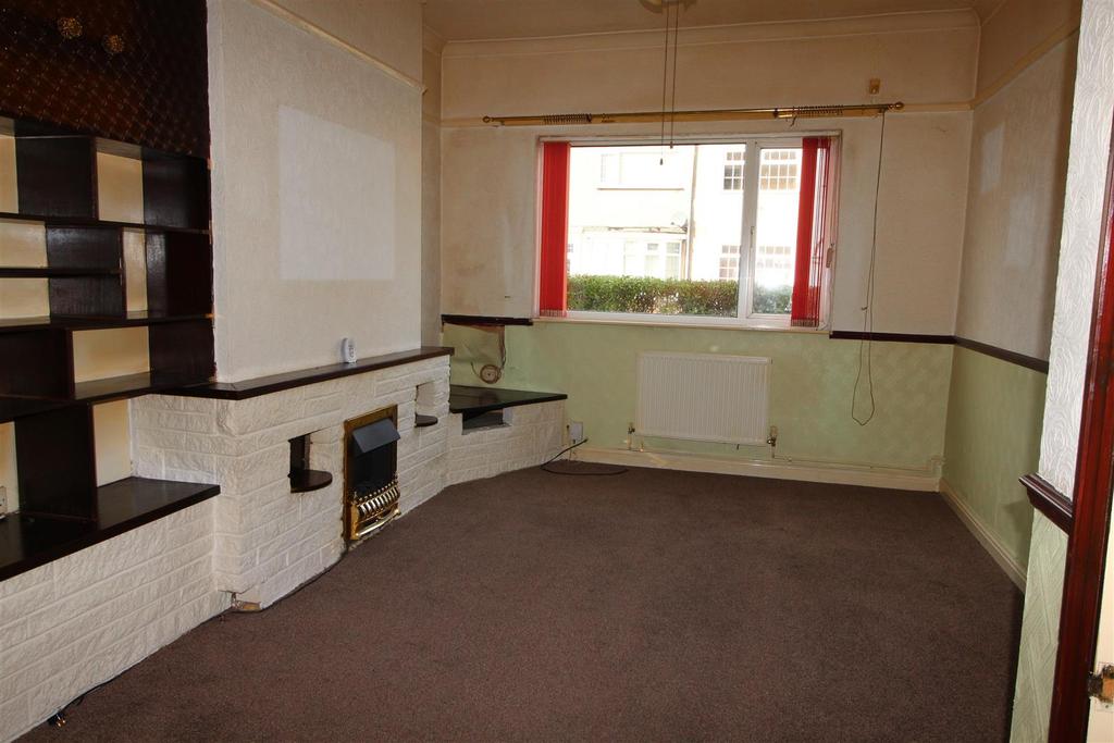 Rutland Street, Grimsby, N.E. Lincs... 3 bed terraced house £55,000