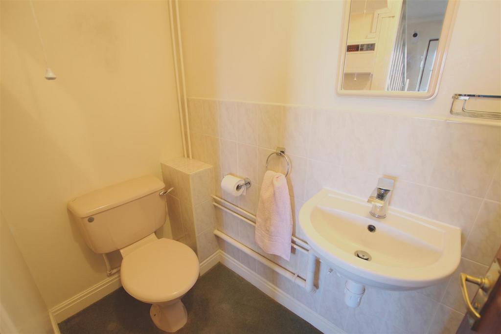 W/C Cloakroom