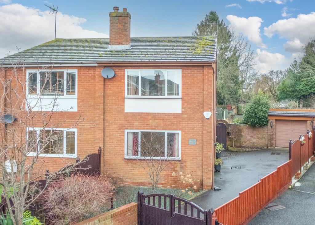 Livesey Avenue, Ludlow 3 bed semidetached house £215,000