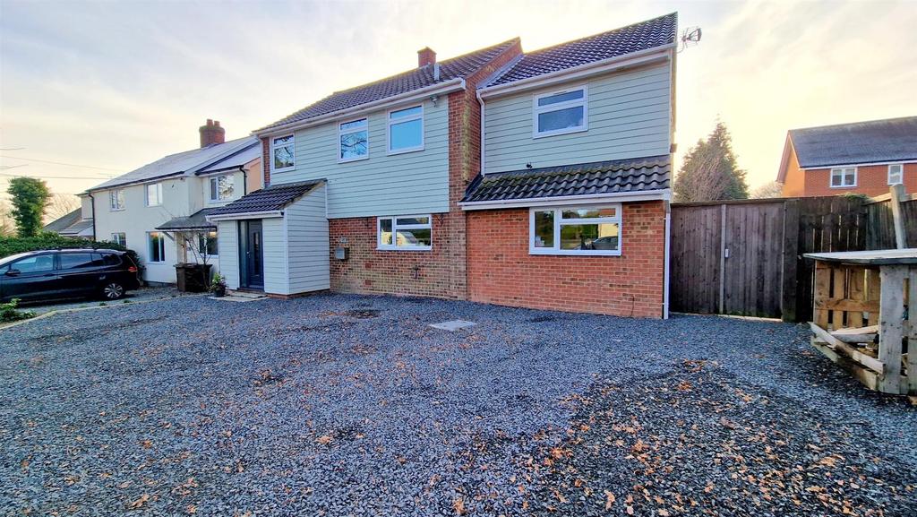 Mill Lane, Danbury 4 bed detached house £700,000