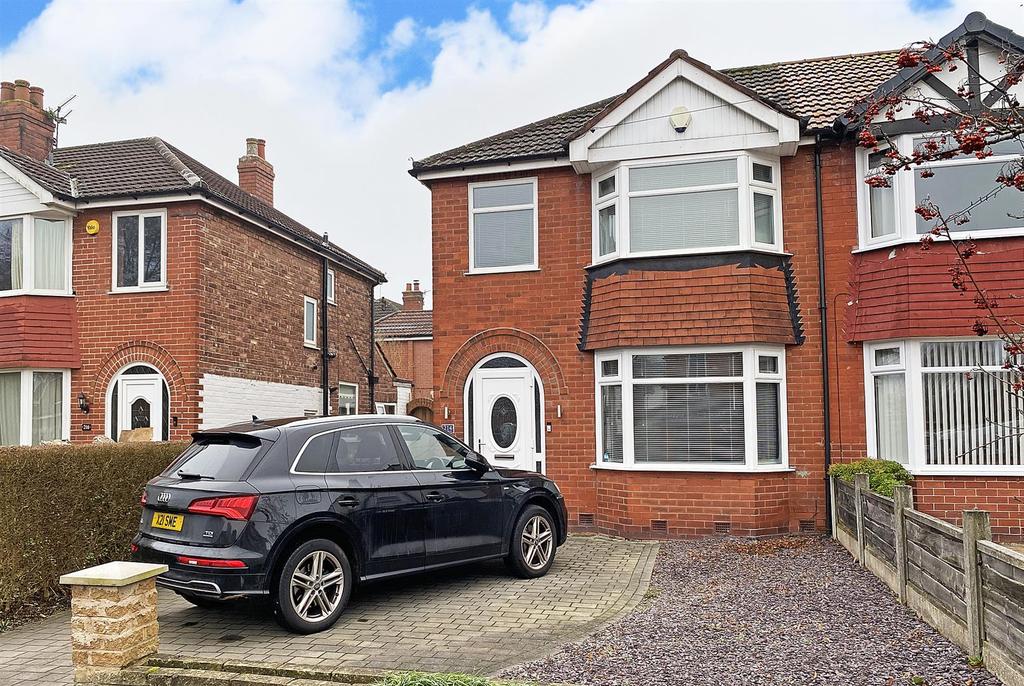 Park Road, Timperley 3 bed semidetached house £450,000