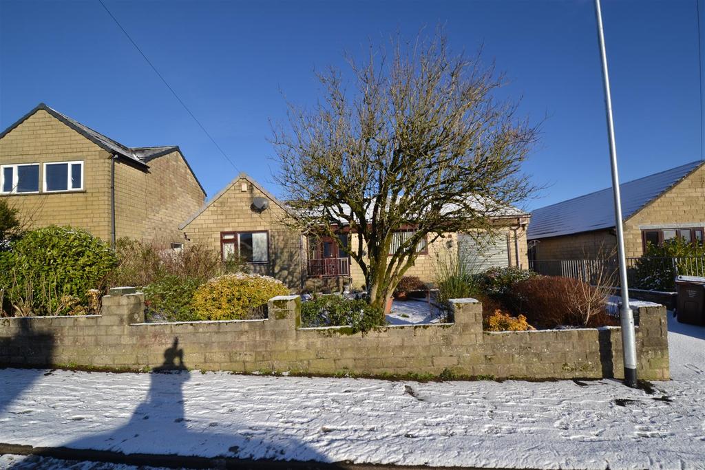 Moor Close Road, Queensbury, Bradford 4 bed detached bungalow £329,950