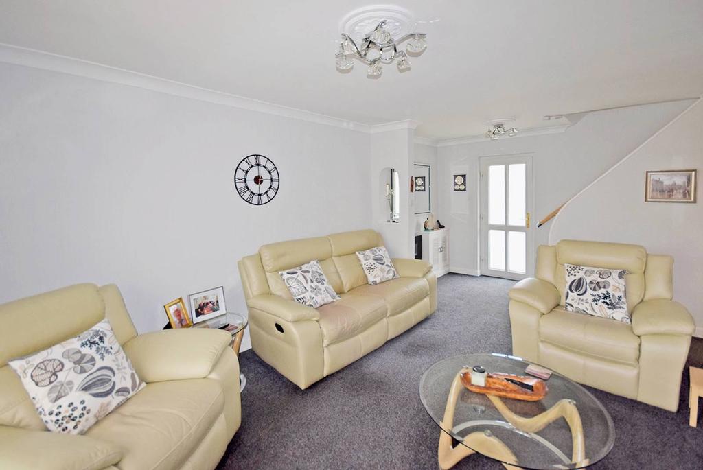 Bancroft Road, Widnes, WA8 3LS 3 bed townhouse £185,000