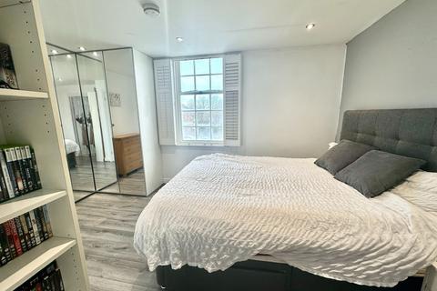 2 bedroom flat for sale - Lichfield Street, Tamworth, B79