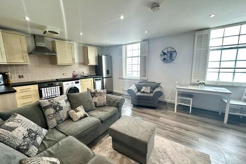 2 bedroom flat for sale - Lichfield Street, Tamworth, B79
