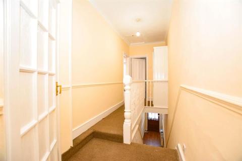 7 Whalebone Avenue, Romford, RM6 6DA