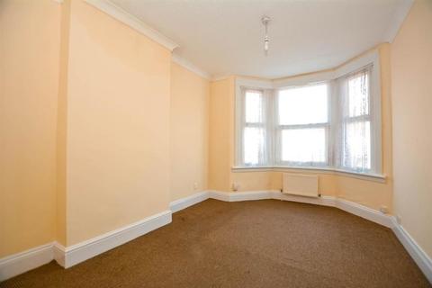 7 Whalebone Avenue, Romford, RM6 6DA