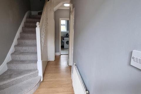 3 bedroom semi-detached house for sale, Naylor Road,  Whetstone,  N20