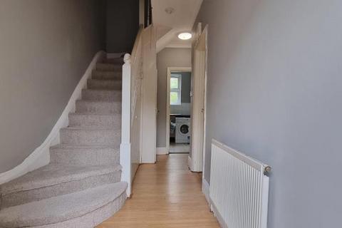 3 bedroom semi-detached house for sale, Naylor Road,  Whetstone,  N20