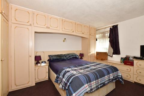 43 Cheshunts, Basildon, SS13 3NL
