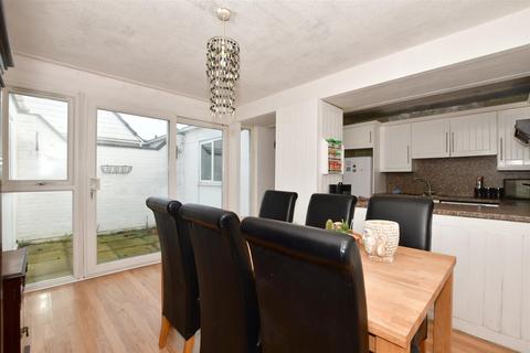 43 Cheshunts, Basildon, SS13 3NL