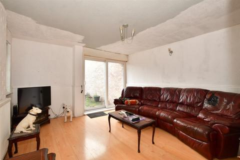 43 Cheshunts, Basildon, SS13 3NL