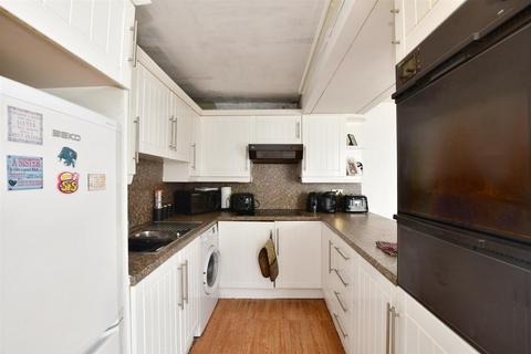 43 Cheshunts, Basildon, SS13 3NL