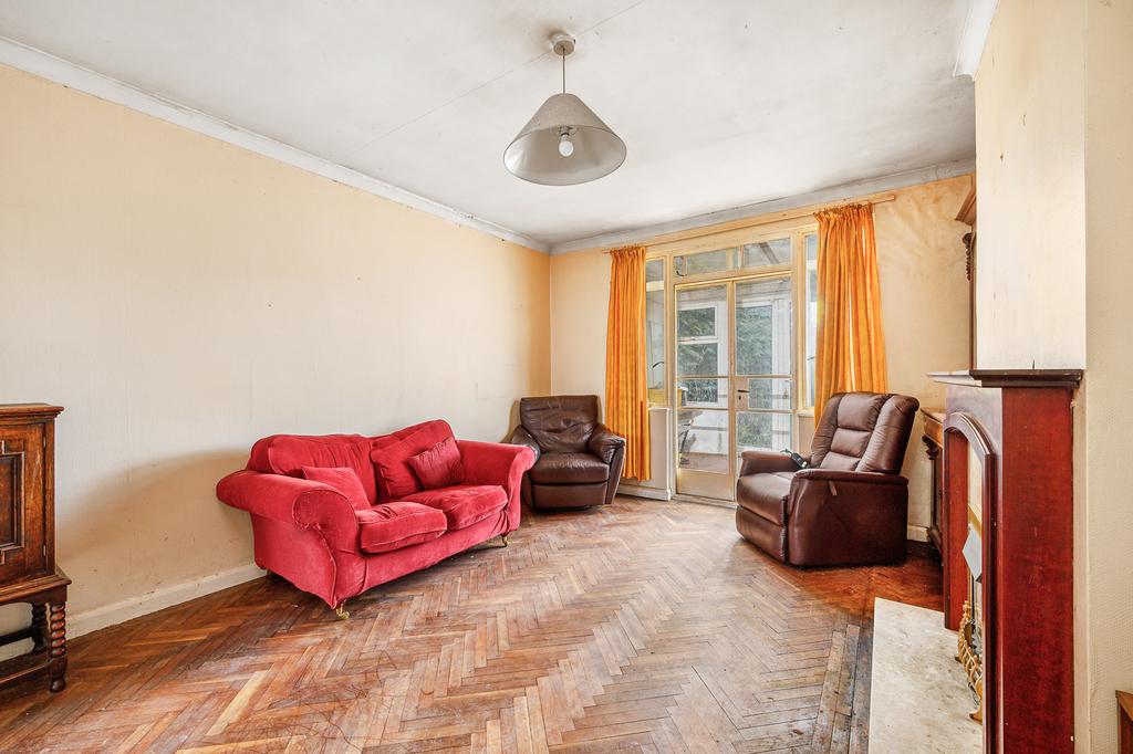 Inglis Road, Ealing, W5 3 bed semidetached house £850,000