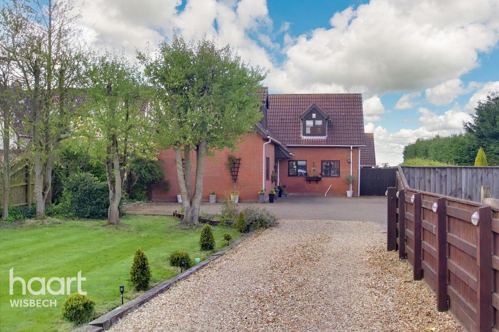 Broadgate, Sutton St Edmund 4 bed detached house for sale £425,000