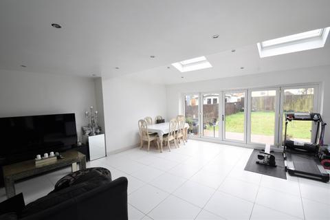 5 bedroom semi-detached house for sale, Greenways, Luton