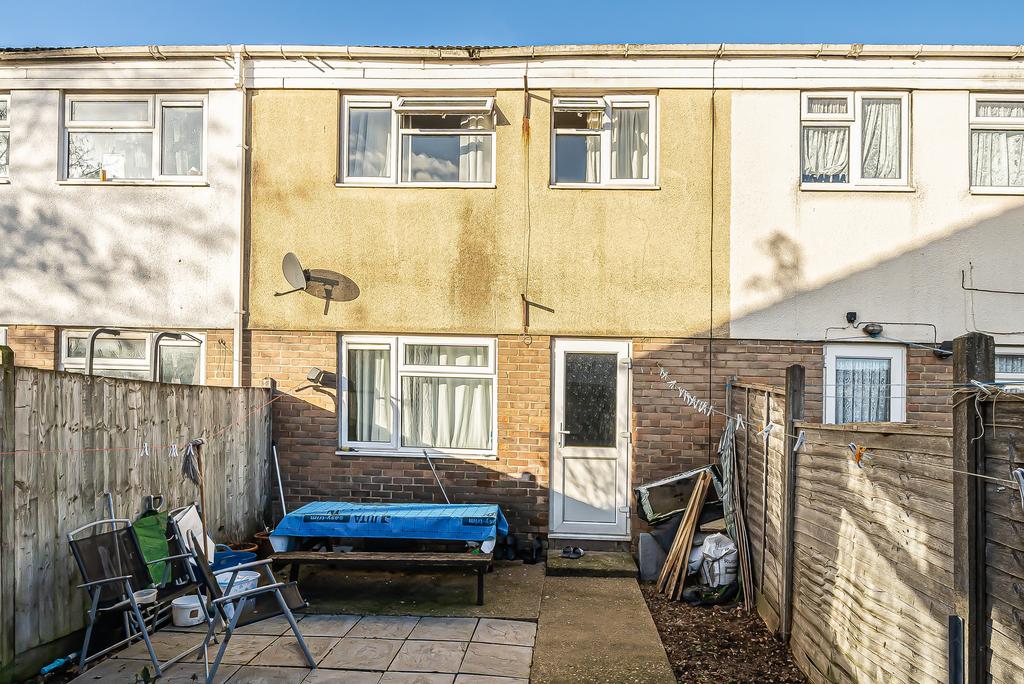 Teesdale Road, Slough, SL2 3 bed terraced house for sale £325,000