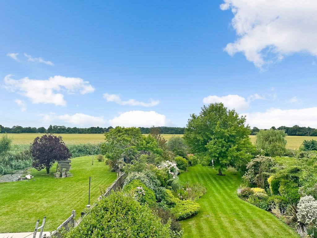 Tilstone Close, Eton Wick, Berkshire, SL4 3 bed detached house £675,000