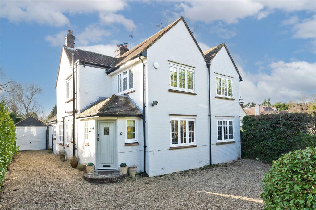 Crooksbury Road, Farnham, Surrey, GU10 4 bed detached house £1,075,000