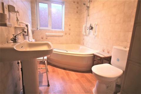 15 Willow Mount, Blackburn, BB1 9DA