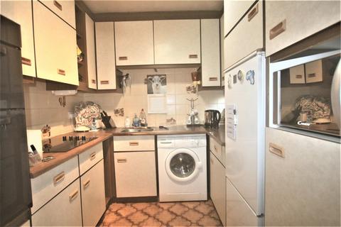 15 Willow Mount, Blackburn, BB1 9DA