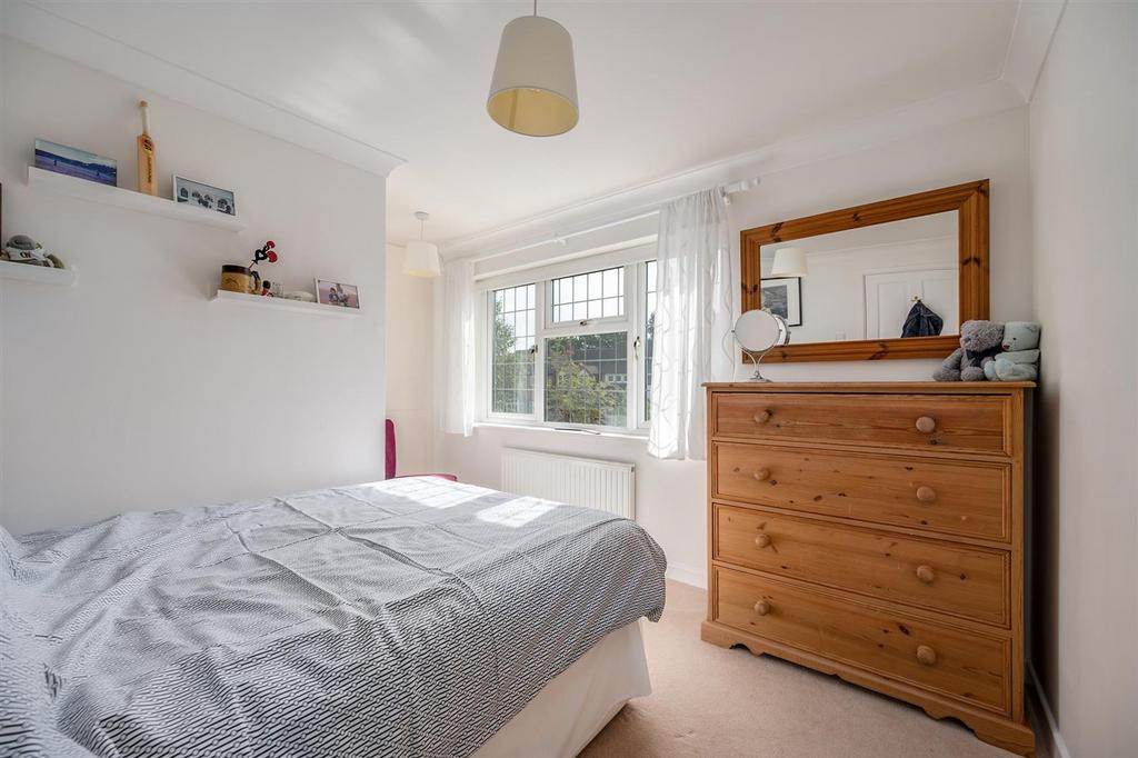 19 Bedroom 5.jpg