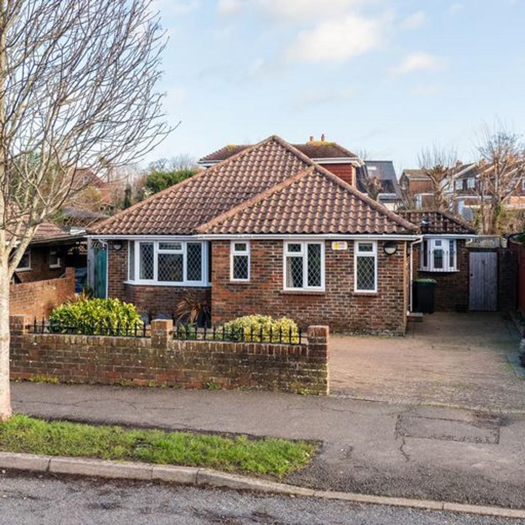 Dale Avenue, Hassocks, BN6 4 bed chalet £650,000