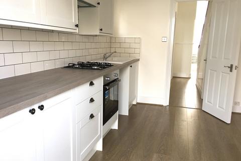3 bedroom ground floor maisonette to rent, Maisonette 61 Goldstone Road, Hove BN3 3RG