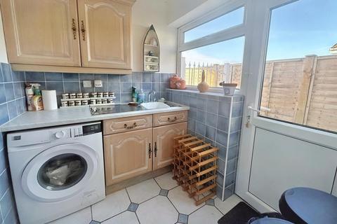 24 Avalon, Lilliput, Poole, BH14 8HT