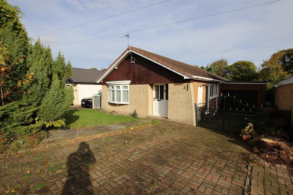 Hall Royd Walk, Silkstone Common 3 bed detached bungalow £420,000