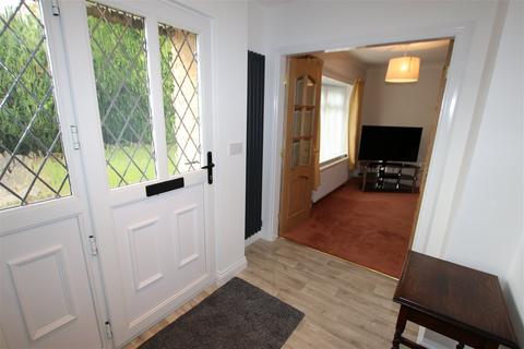 11 Hall Royd Walk, Silkstone Common, Barnsley, S75 4QA