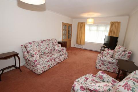 11 Hall Royd Walk, Silkstone Common, Barnsley, S75 4QA
