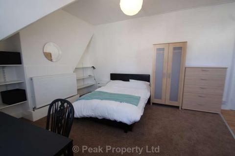 1 bedroom in a house share to rent, York Road, Southend On Sea SS1