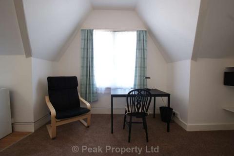 1 bedroom in a house share to rent, York Road, Southend On Sea SS1