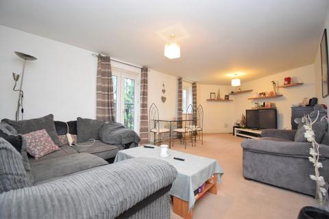 2 bedroom apartment for sale - Eaton Avenue, Near Burnham, Slough, Slough, Berkshire, SL1