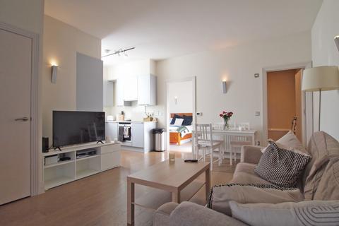 1 bedroom apartment to rent, Durnsford Road, London, SW19