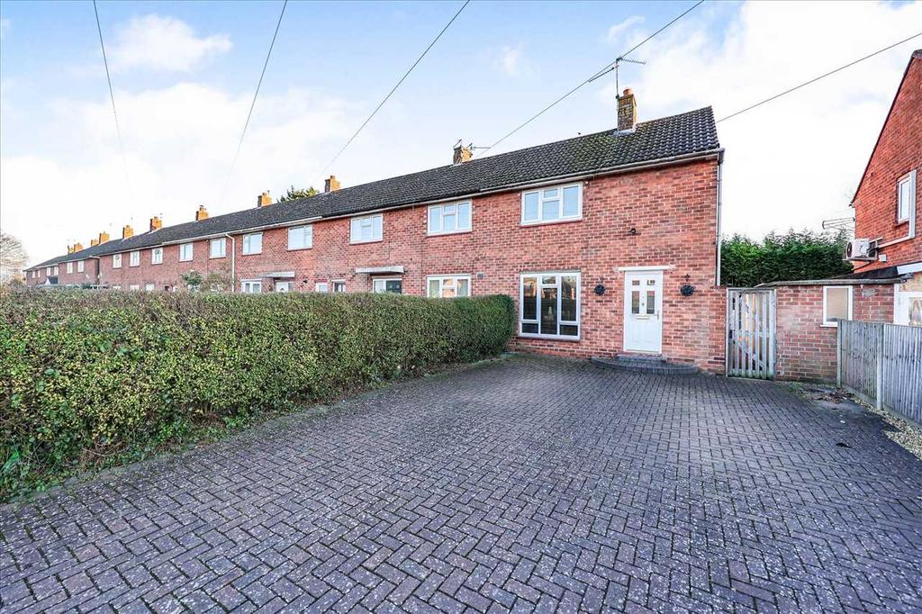 Larchwood Crescent, Lincoln 2 bed end of terrace house £170,000
