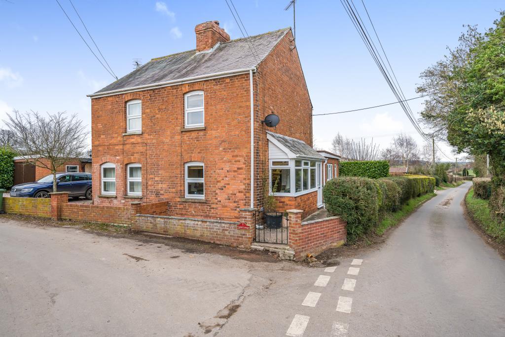 Eaton Herefordshire, HR2 2 bed semidetached house for sale £
