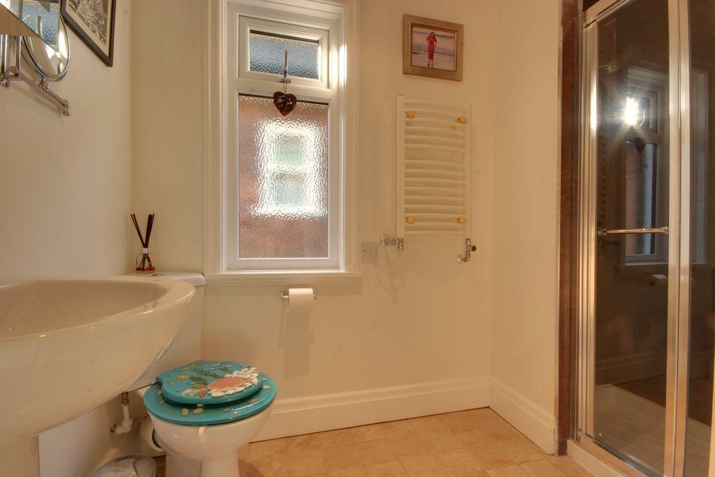 Ensuite shower room