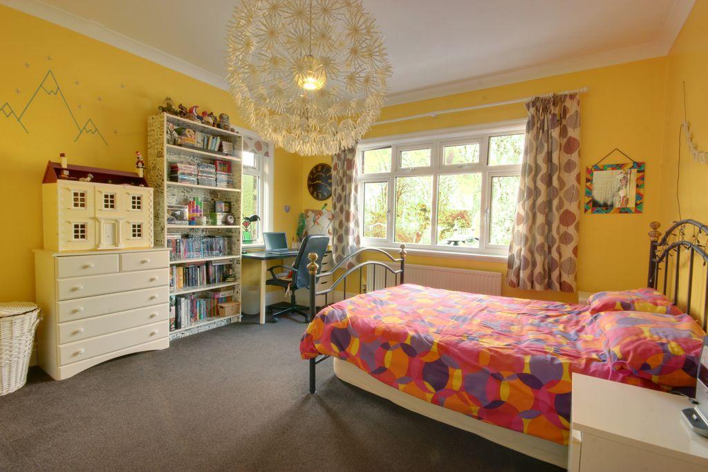 Bedroom 2 (Double)
