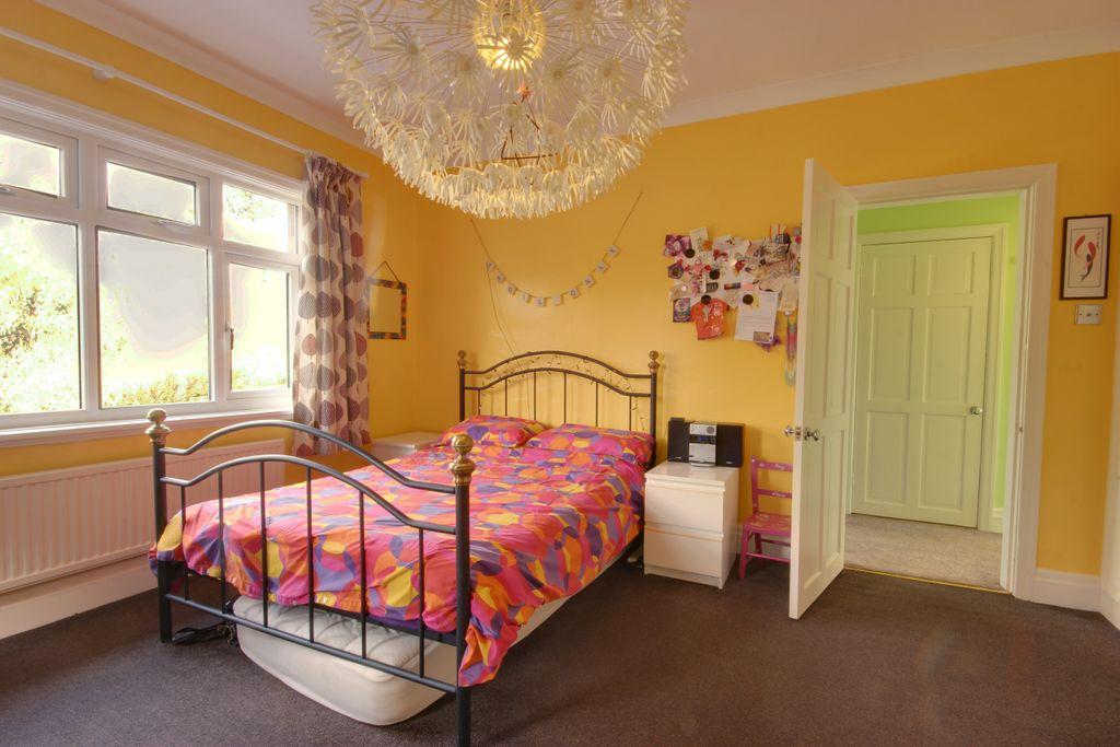 Bedroom 2 (Double)